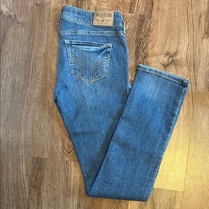 1S Hollister Women's Classic Blue Straight Leg Jeans